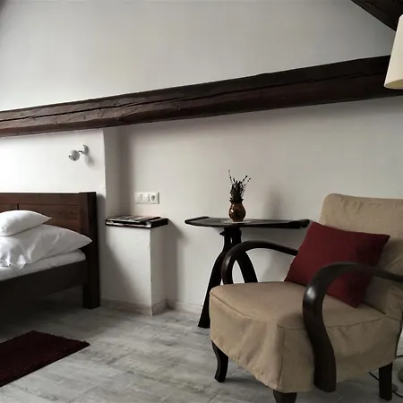 Oshaza Vendeghaz Apartment