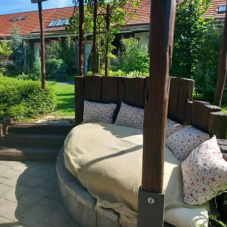 Oshaza Vendeghaz Апартаменты