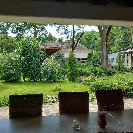Oshaza Vendeghaz Apartment