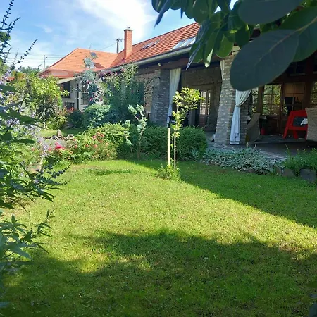 Апартаменты Oshaza Vendeghaz *