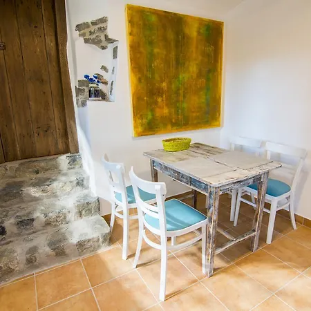Oshaza Vendeghaz Apartment *