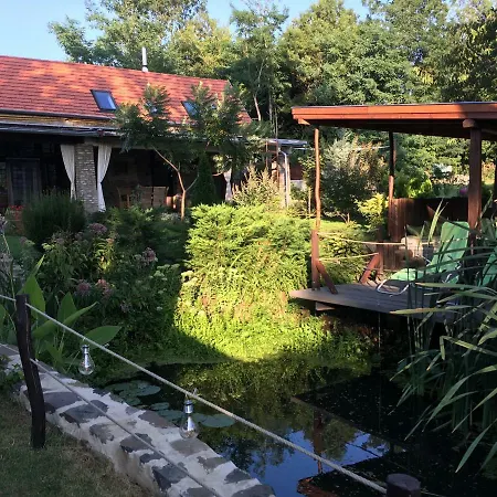 Апартаменты Oshaza Vendeghaz *